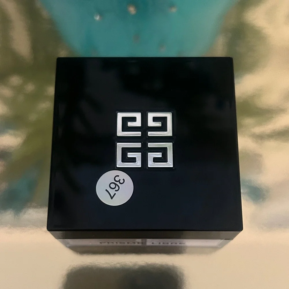 GIVENCHY Prisme Libre Mat-finish & Enhanced Powder - Picture 2 of 4